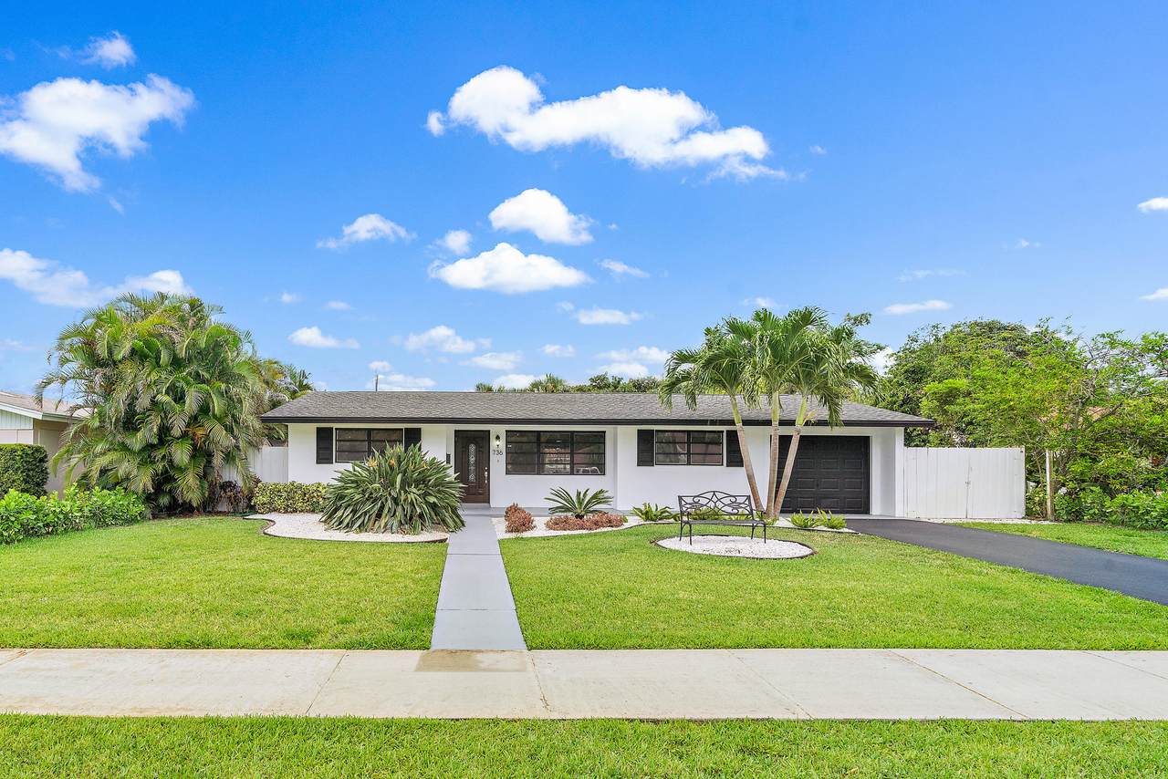 736 Magnolia Drive - Photo 1