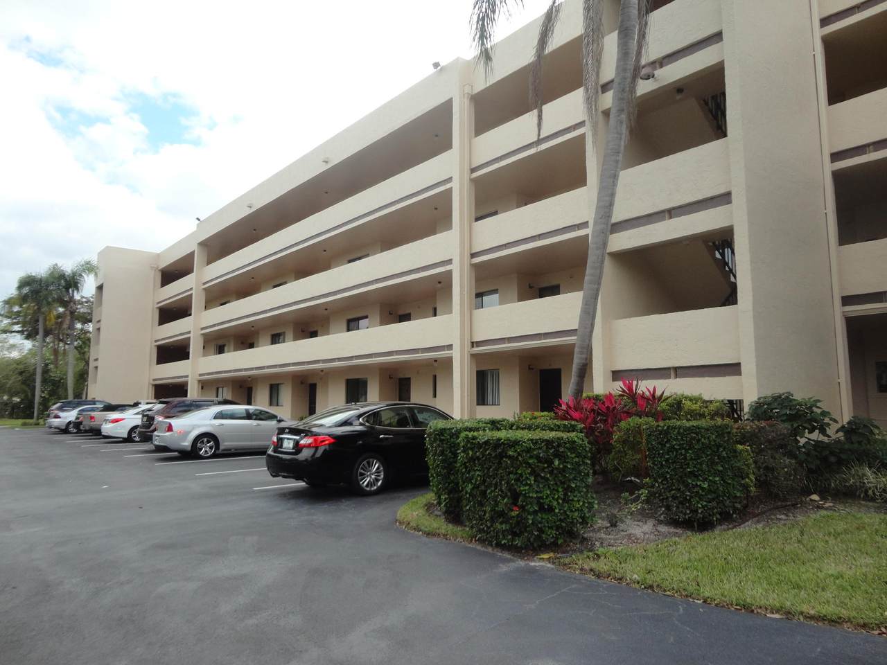 3154 Via Poinciana - Photo 1