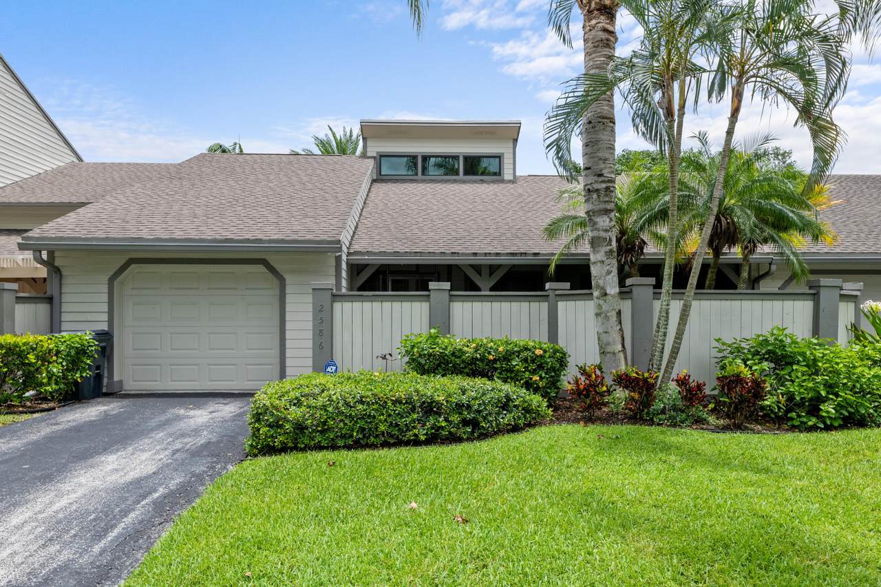 2586 Bedford Mews Drive - Photo 1