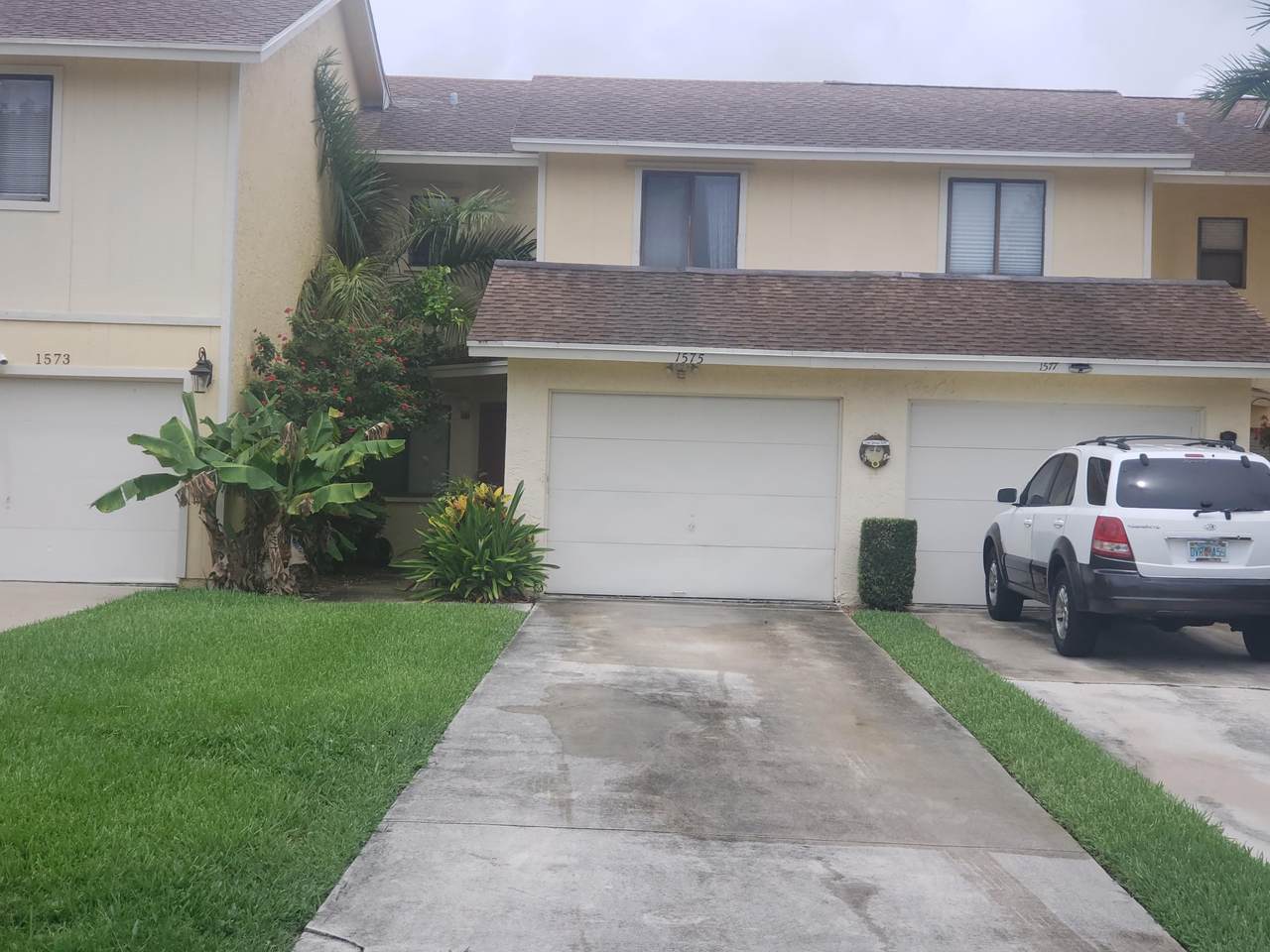 1575 Woodbridge Lakes Circle - Photo 1