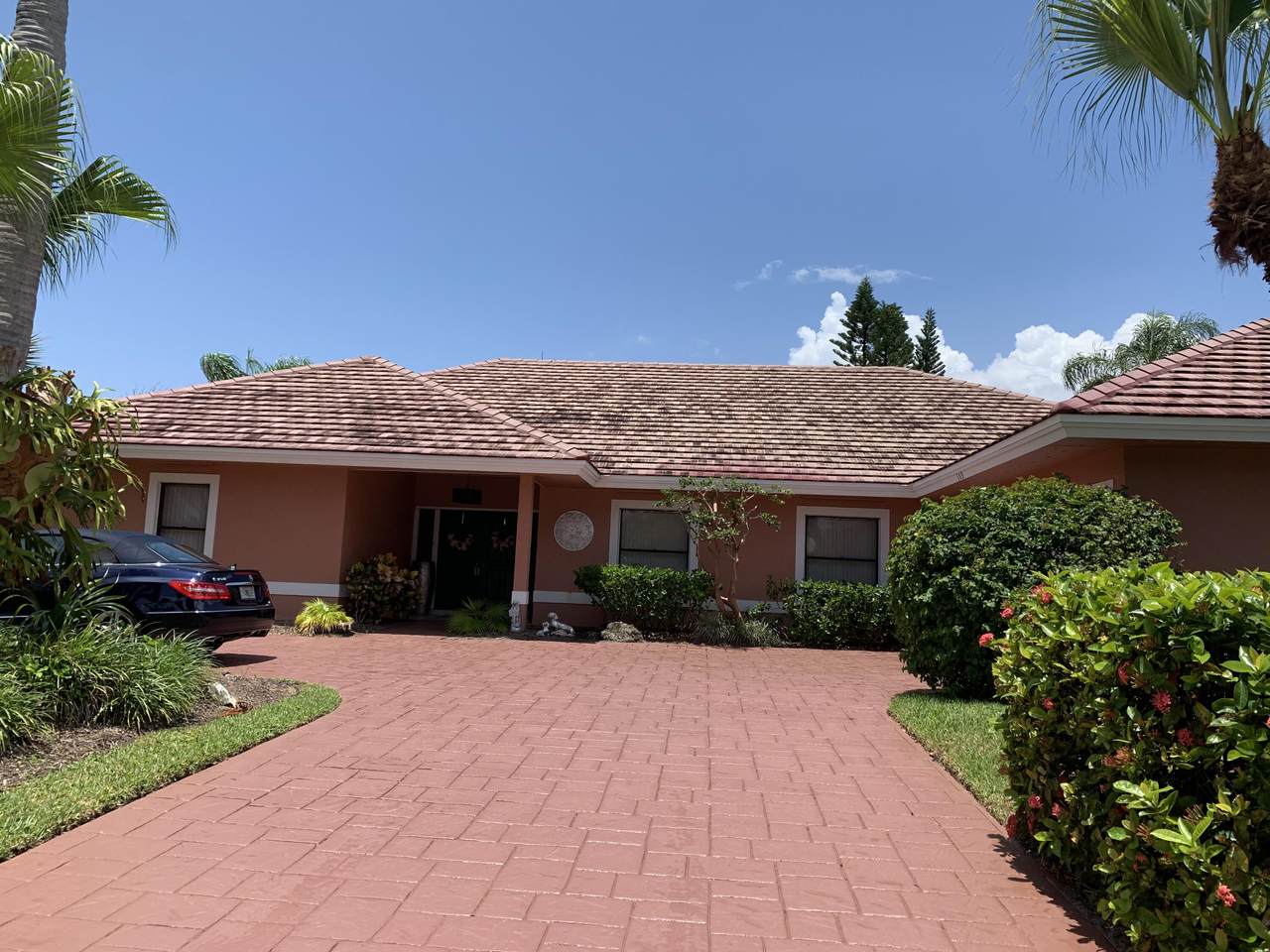 109 Pegasus Drive - Photo 1