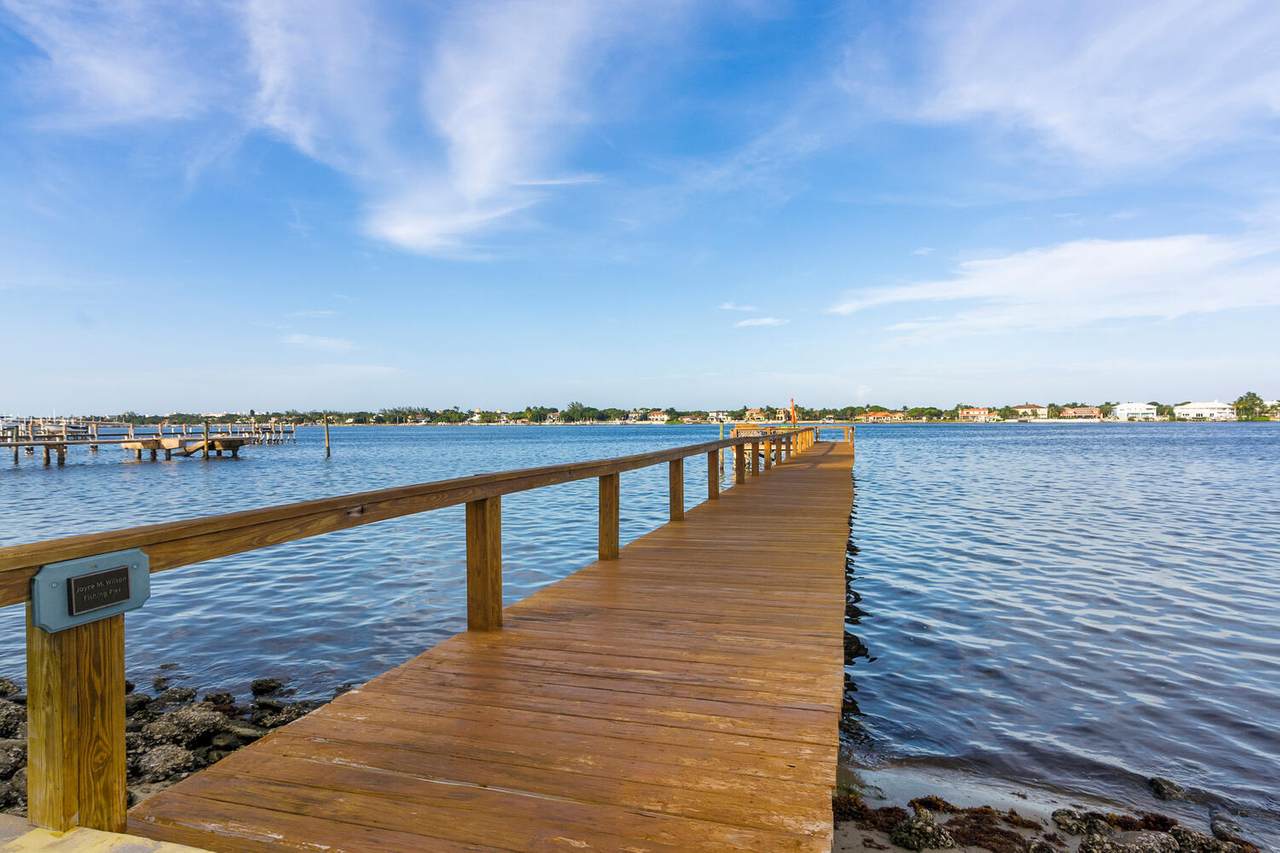 1204 Lake Dr - Photo 1