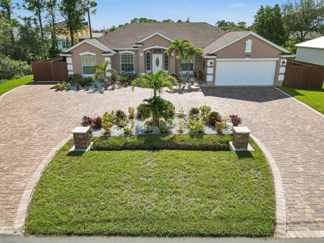 1782 Glade Street - Photo 1