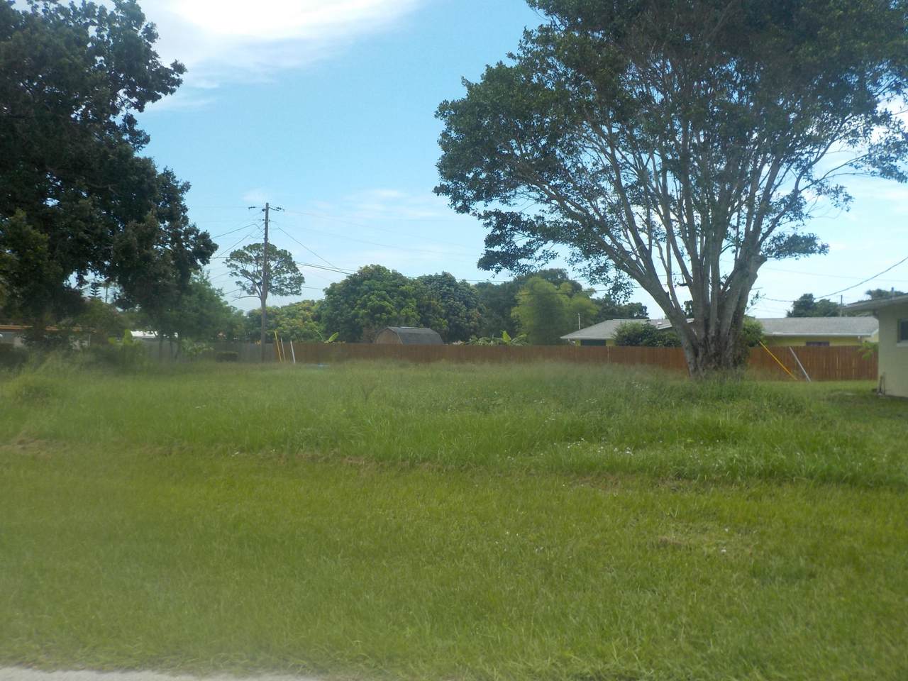 305 Bay Street - Photo 1