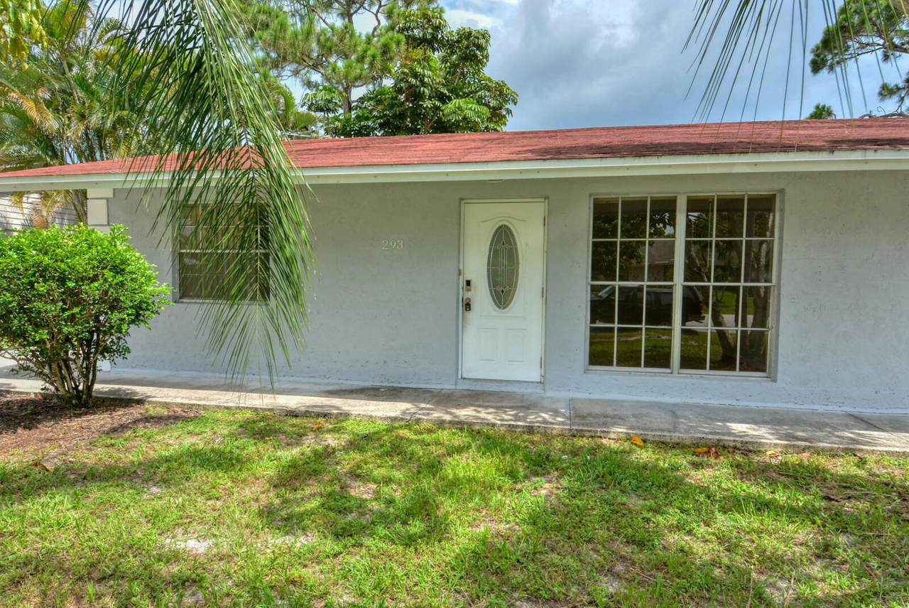 293 Norfolk Boulevard - Photo 1
