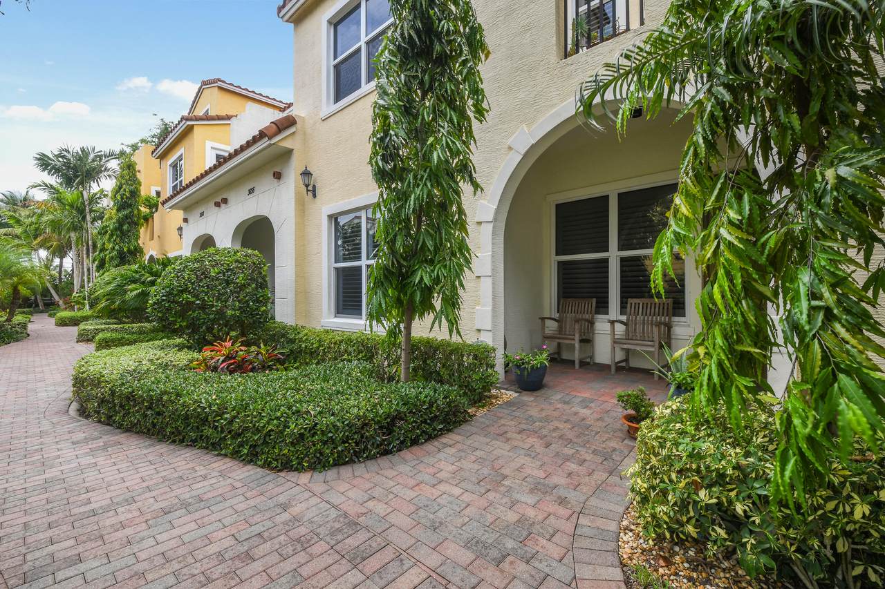3654 Voaro Way - Photo 1