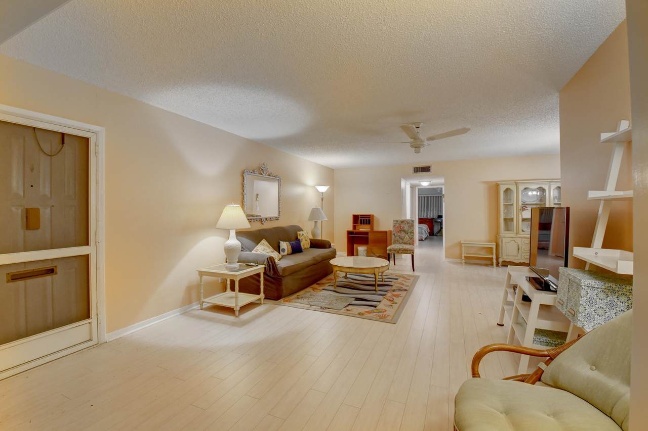 1142 Circle Terrace - Photo 1