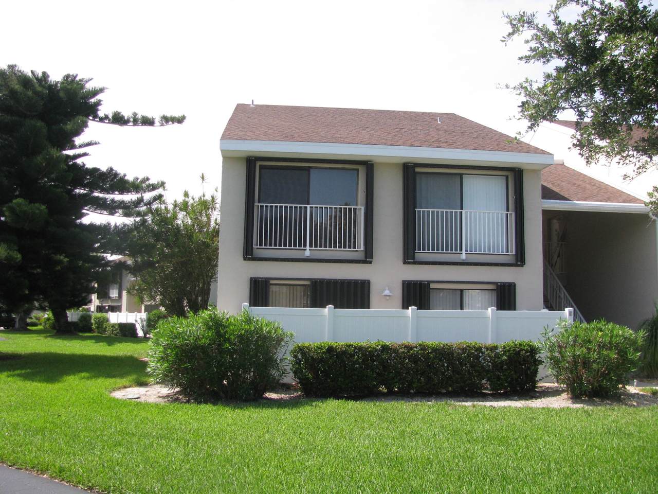 3216 Lakeview Circle - Photo 1
