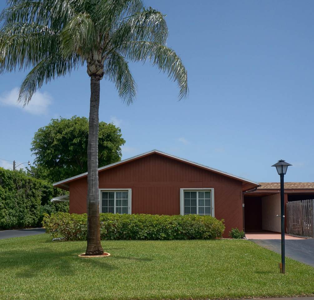 501 27th Lane - Photo 1