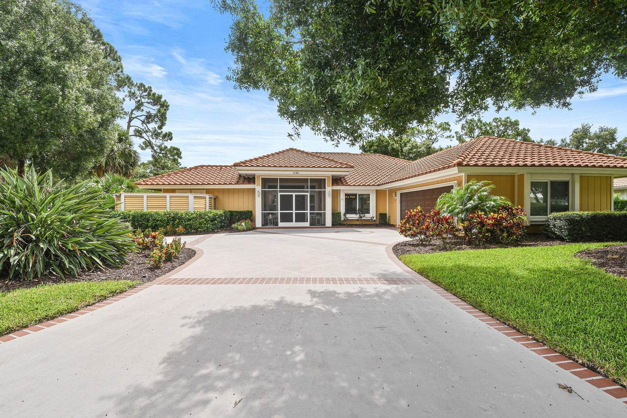 1191 Live Oak Cove - Photo 1