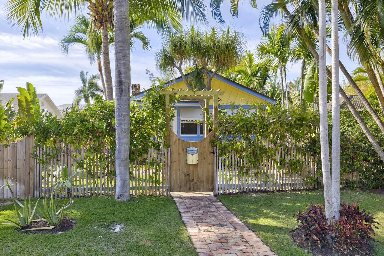 611 Palmway - Photo 1