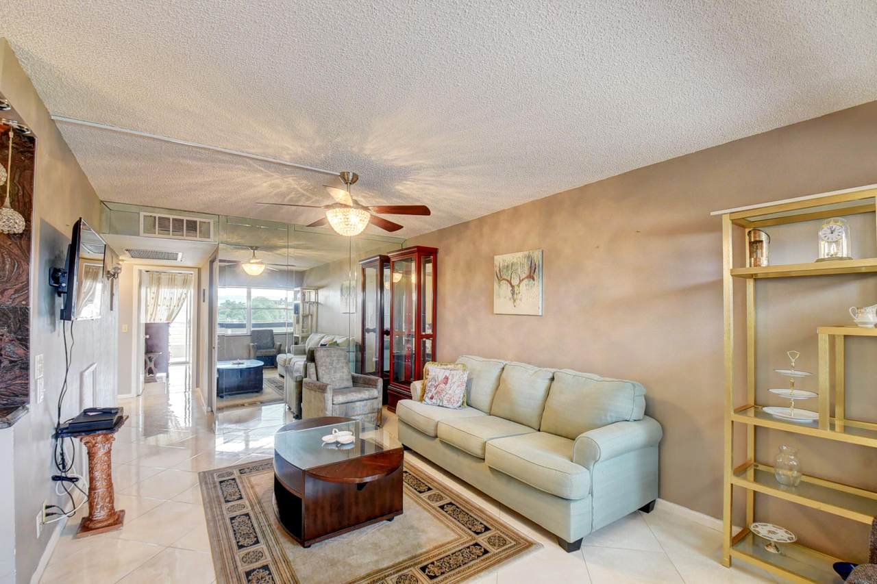 3049 Wolverton - Photo 1
