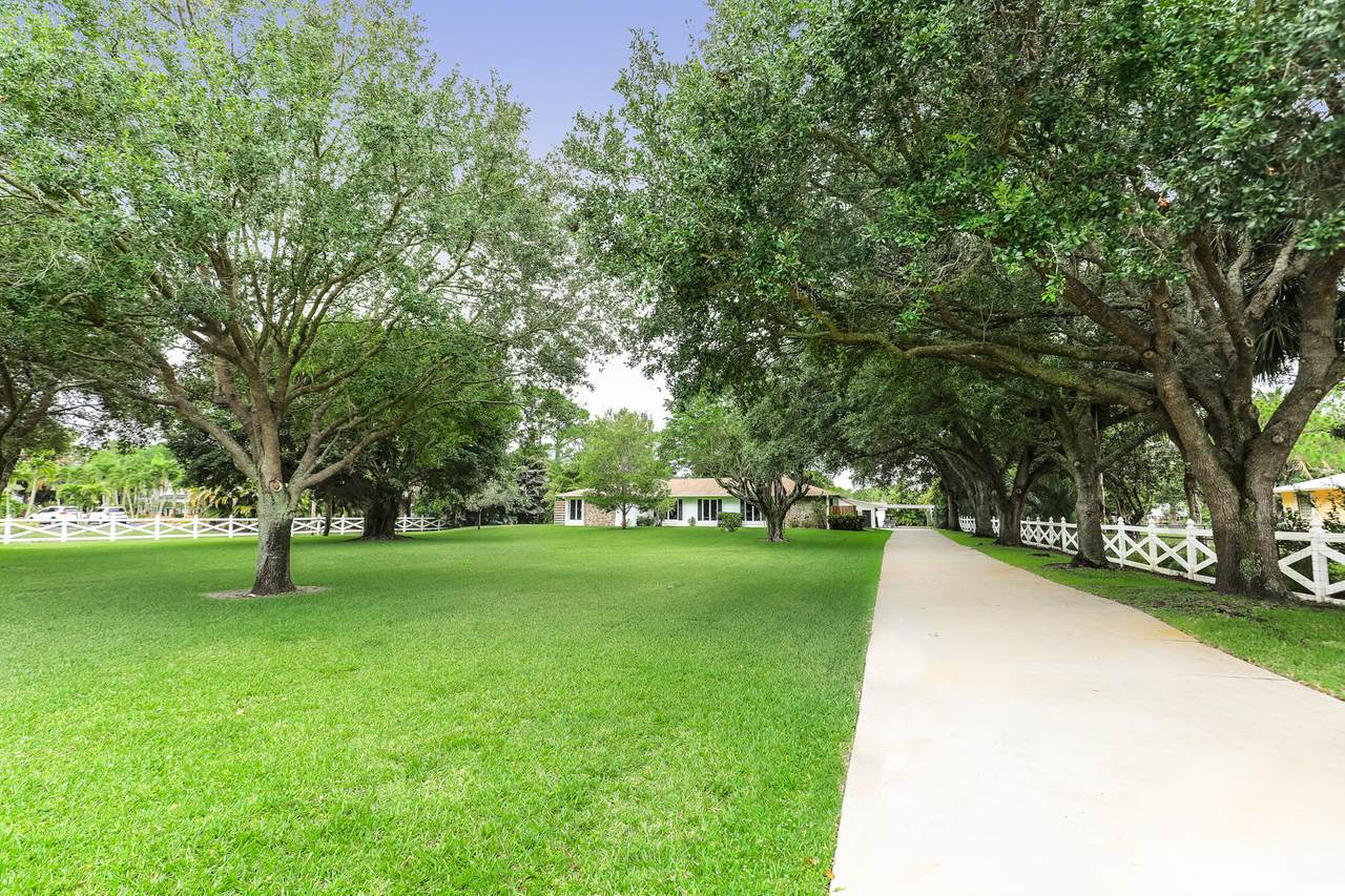 8265 Virginia Avenue - Photo 1