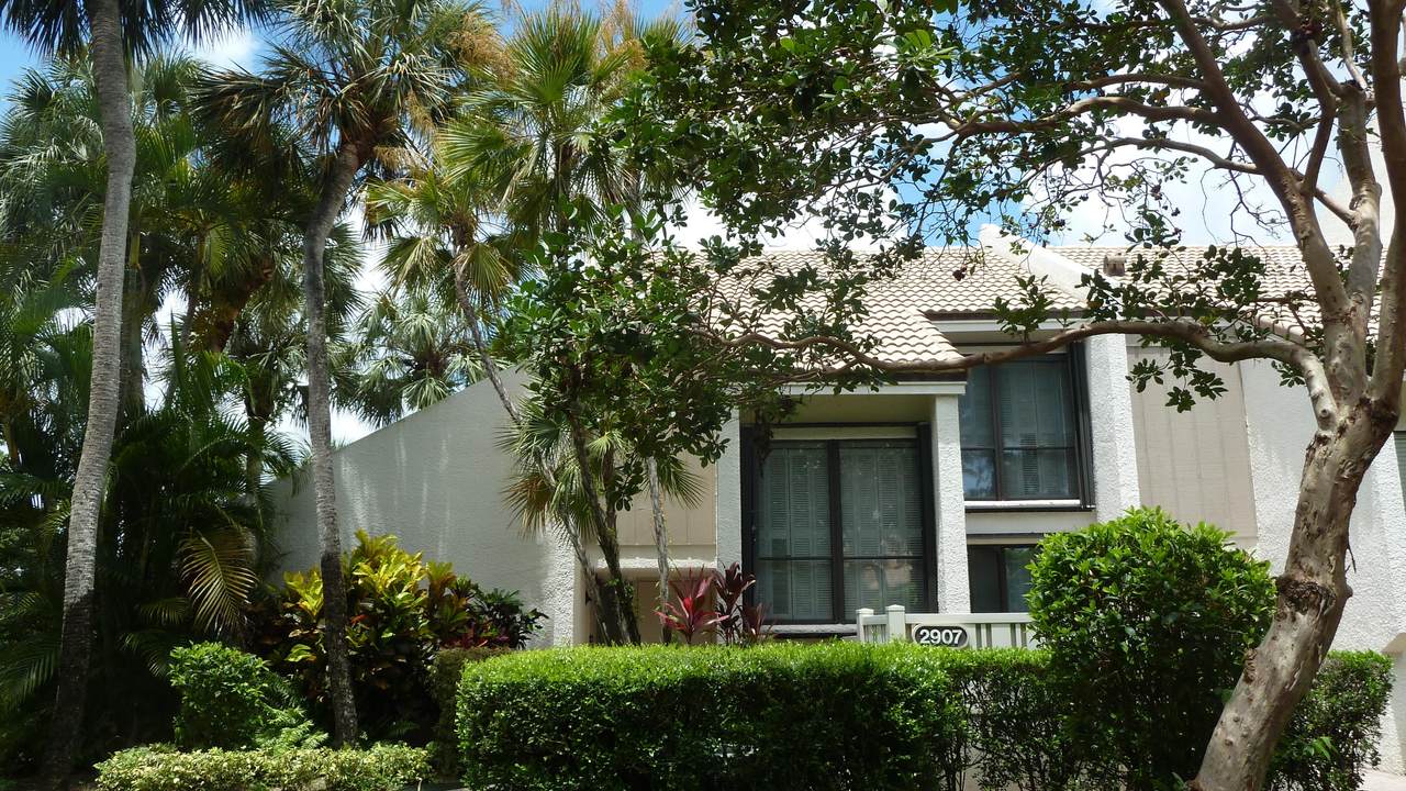 2907 Bridgewood Drive - Photo 1