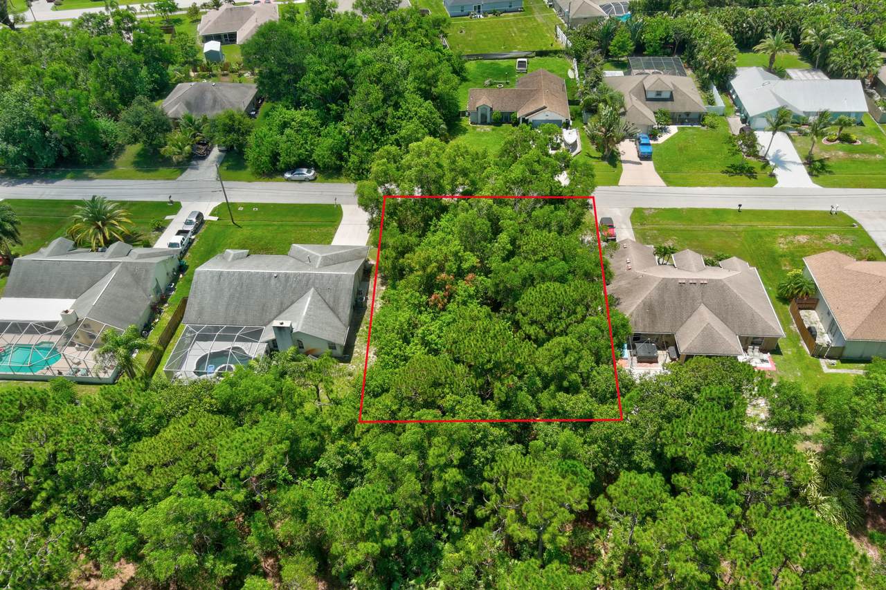 4998 Flintstone Avenue - Photo 1