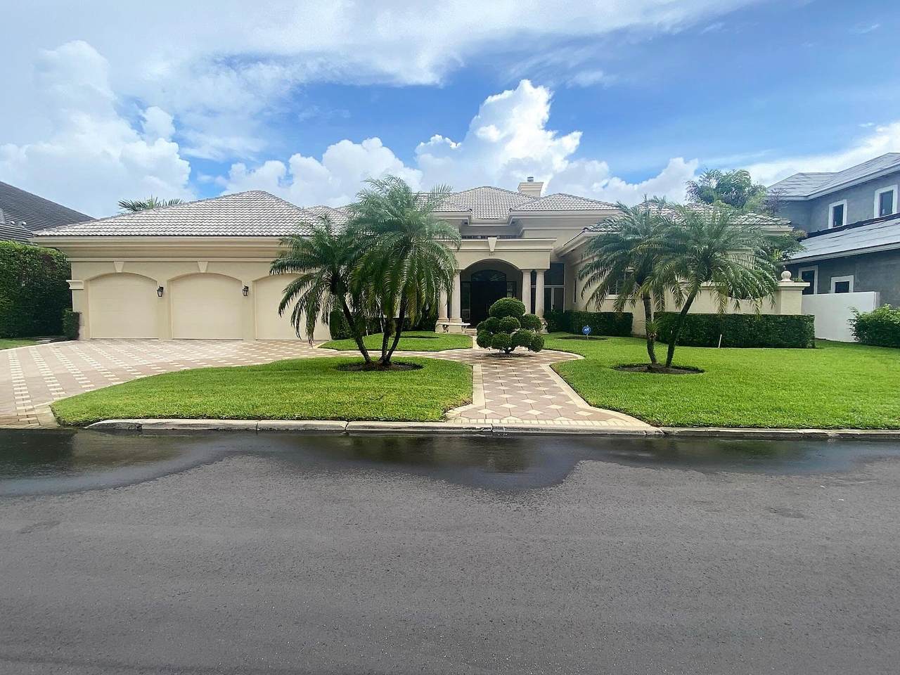 207 Coconut Palm Road - Photo 1