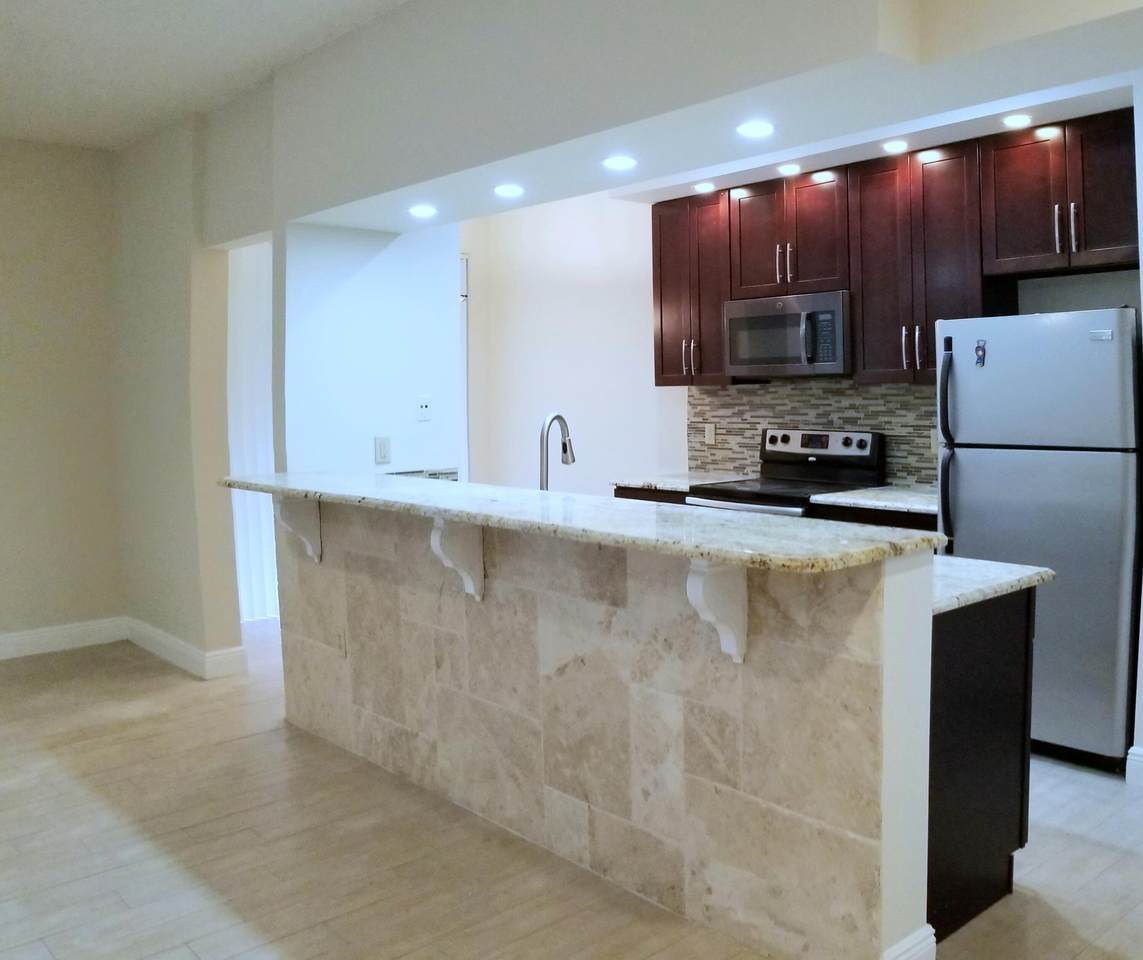 103 Half Moon Circle - Photo 1