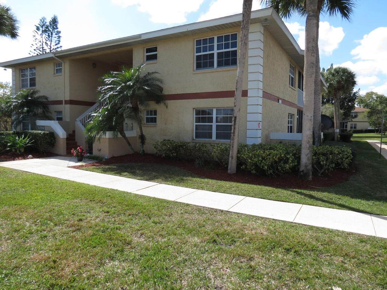 1566 Royal Green Circle - Photo 1