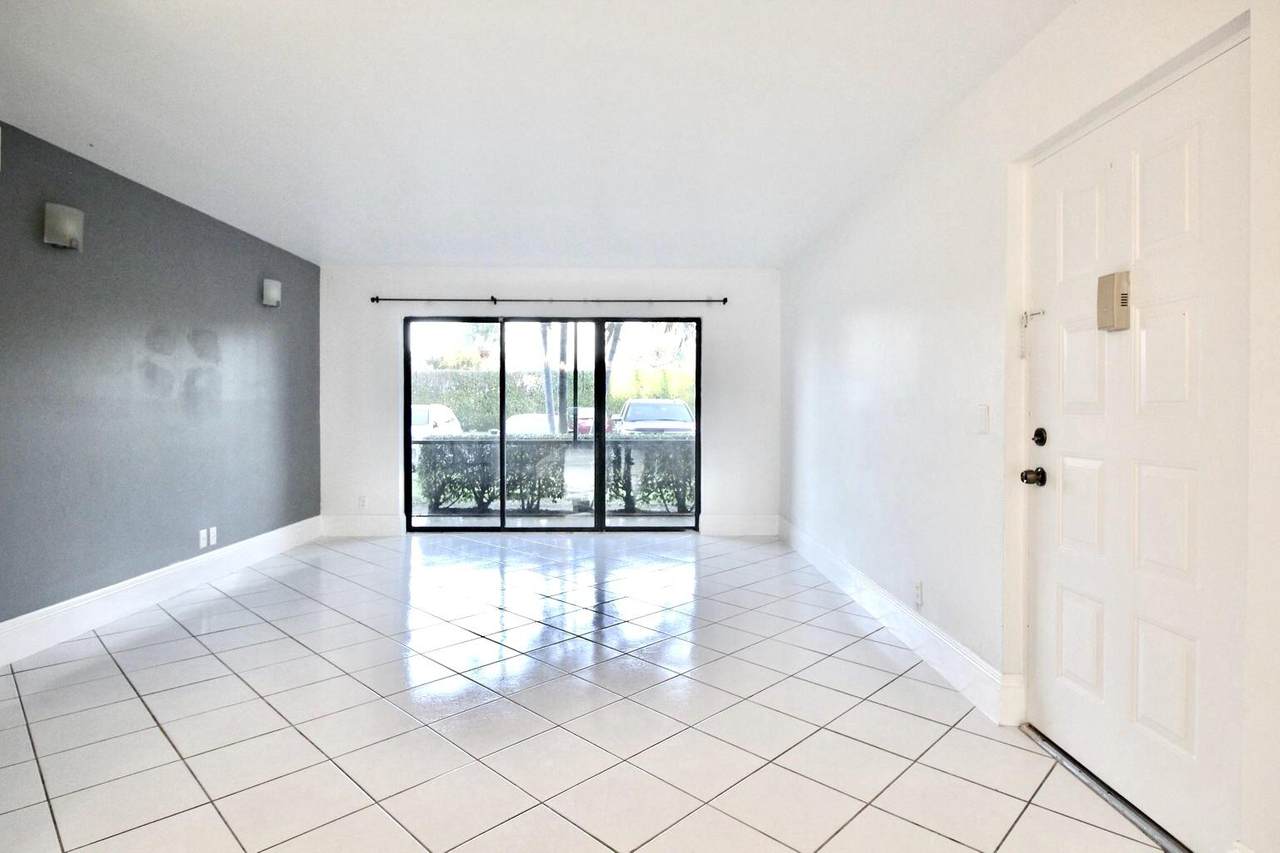 624 Sea Pine Way - Photo 1
