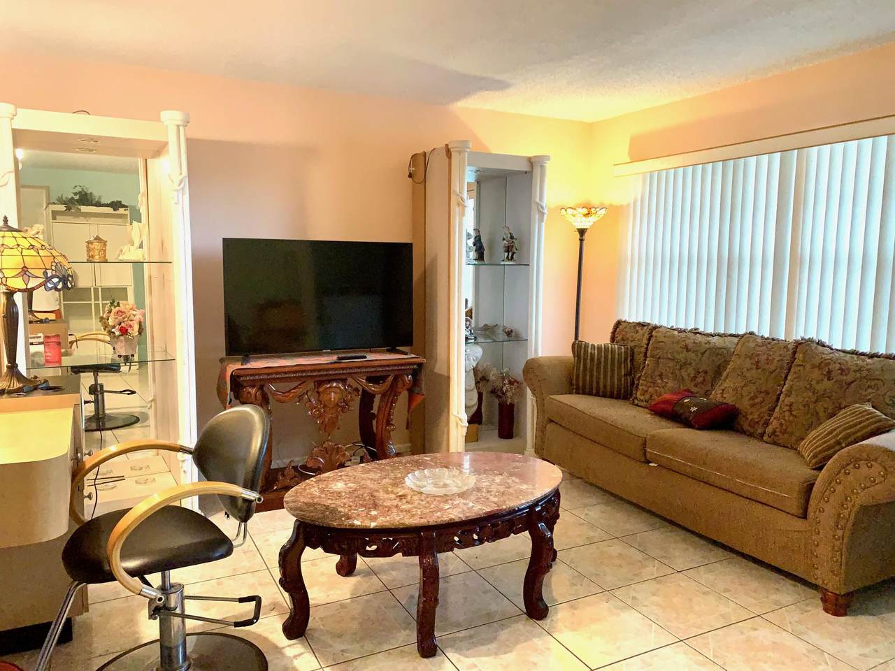 412 Southampton A - Photo 1