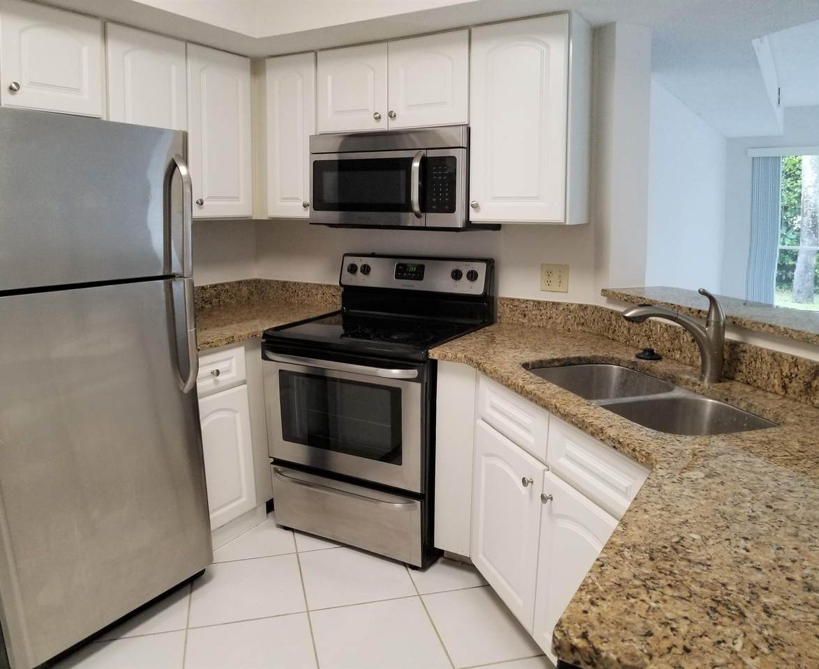815 Boynton Beach Boulevard - Photo 1