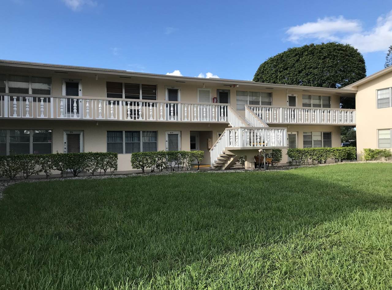 227 Canterbury J - Photo 1