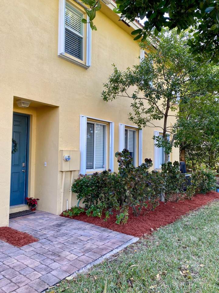 3215 Scarletta Drive - Photo 1
