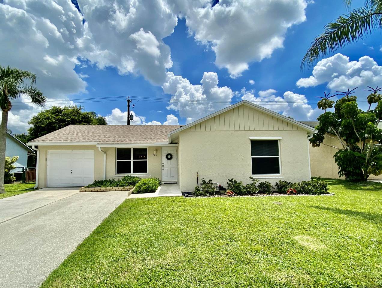 121 Deerfield Drive - Photo 1