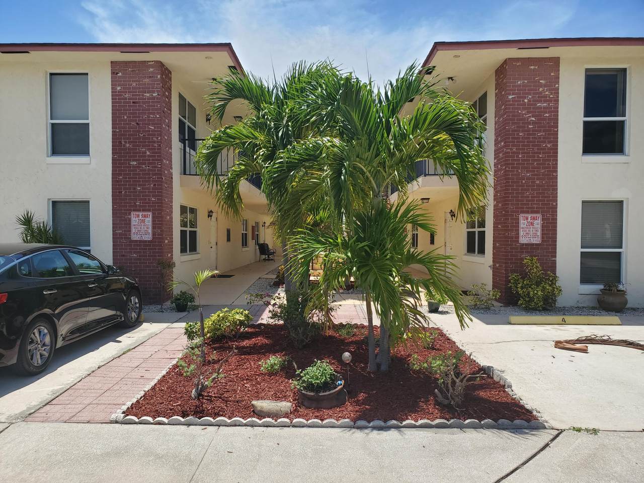217 Lakeside Drive - Photo 1