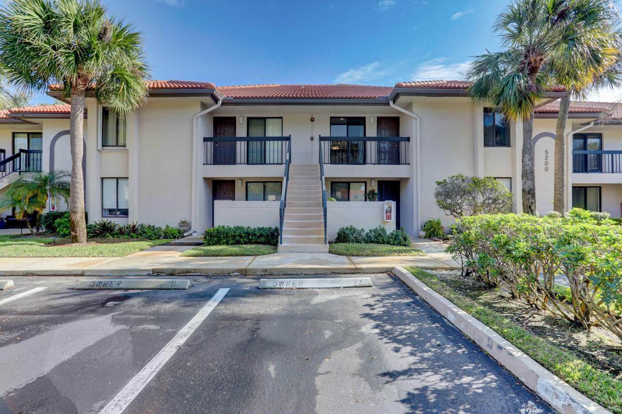 5200 Club Circle - Photo 1