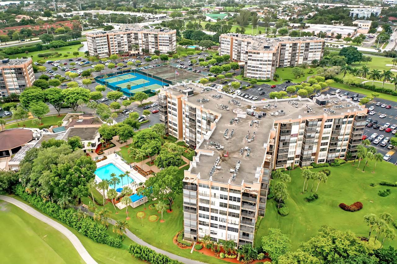 1000 Saint Charles Place - Photo 1