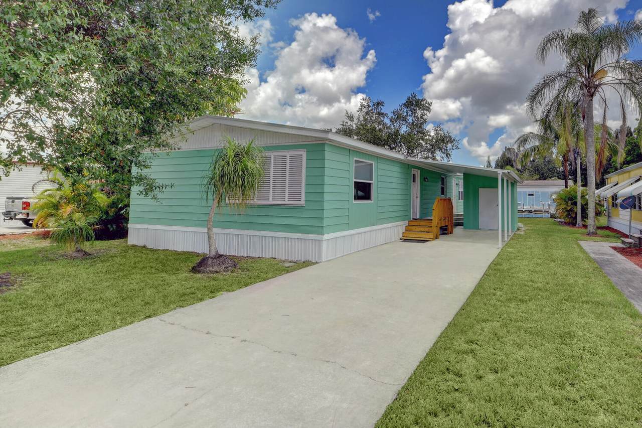 251 Paradise Place - Photo 1