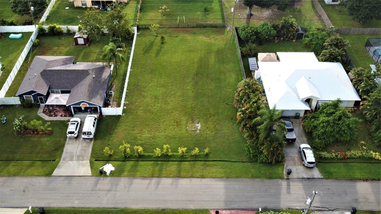 2438 Burton Street - Photo 1