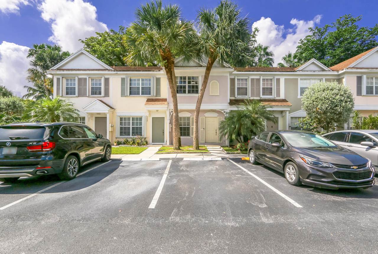 5512 Pageant Place - Photo 1