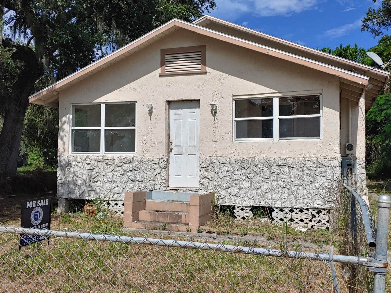 322 12th N Street - Photo 1