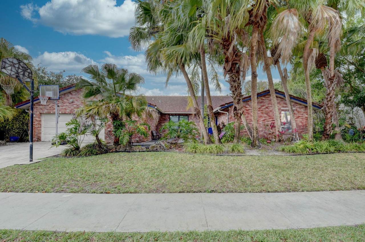 7168 San Salvador Drive - Photo 1
