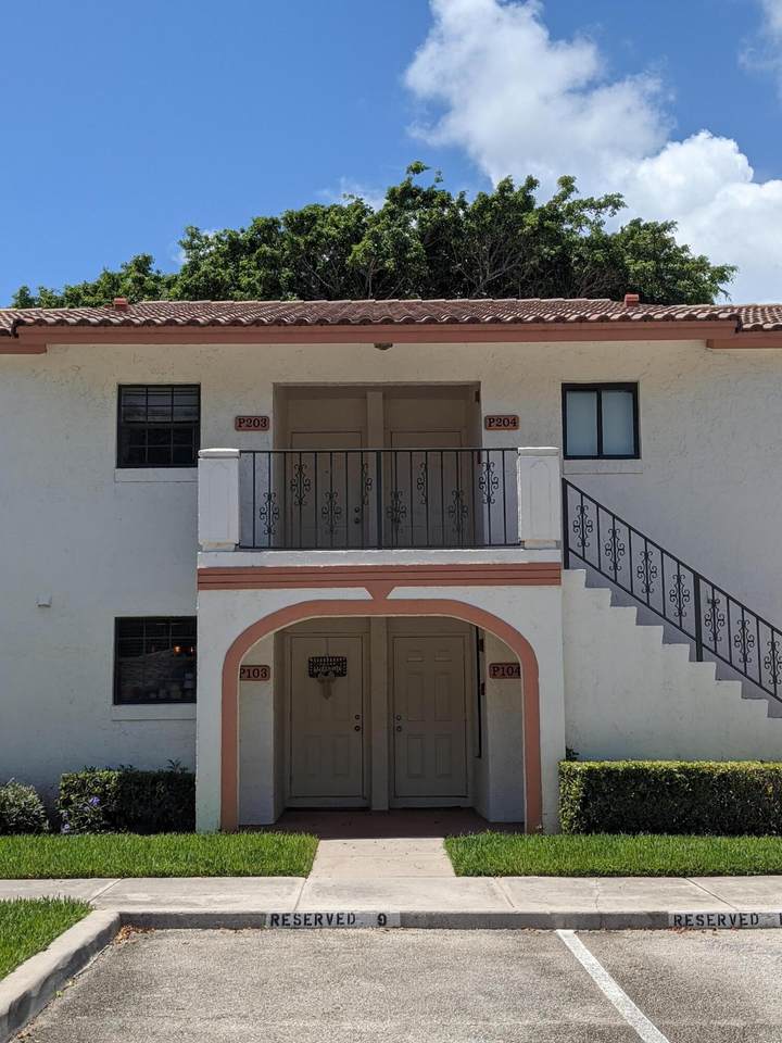 300 Palmwood Place - Photo 1