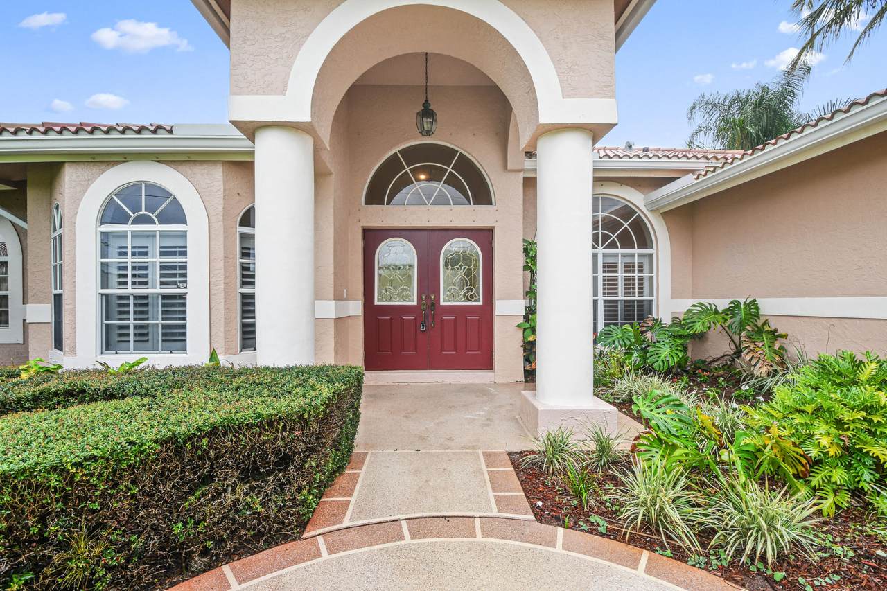 240 Marathon Avenue - Photo 1
