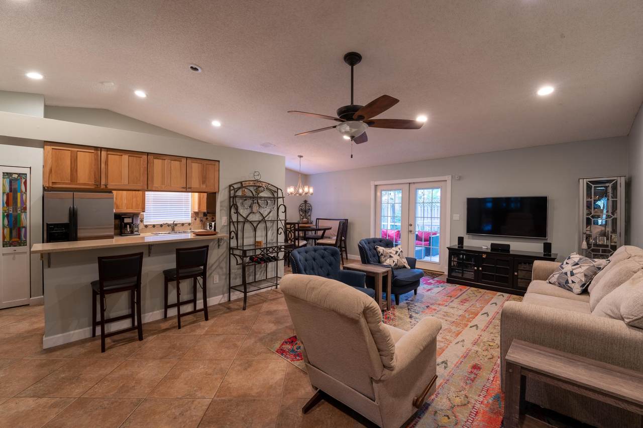 1223 Seneca Street - Photo 1