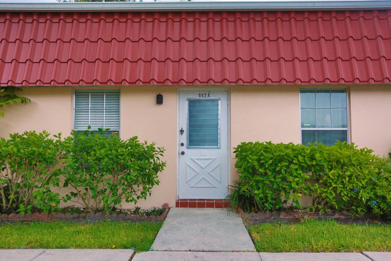 882 Worcester Lane - Photo 1