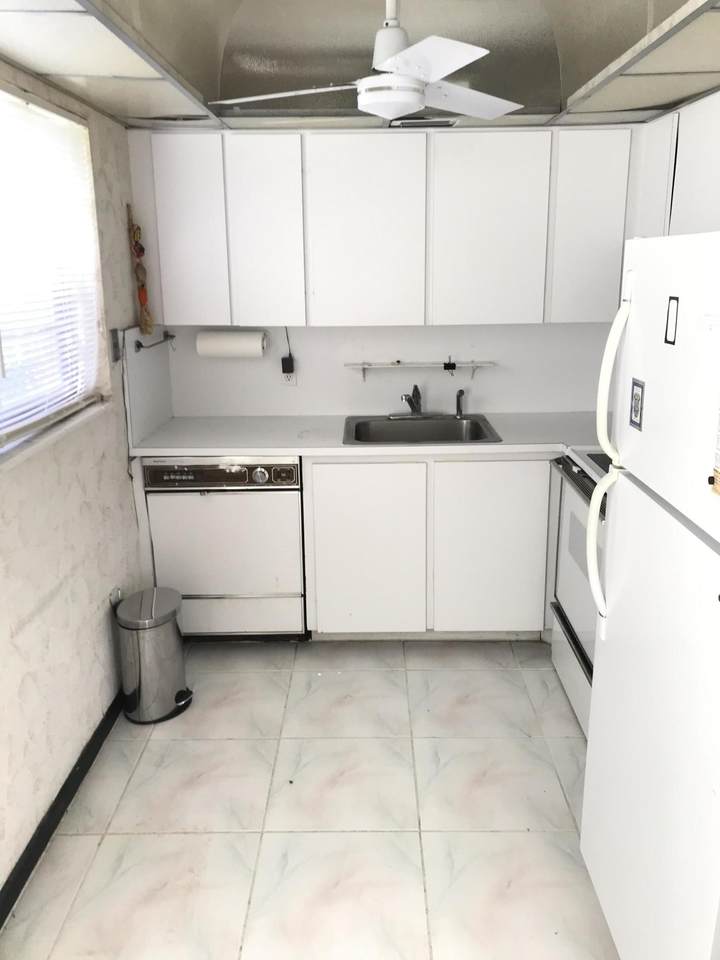 213 Dorchester J - Photo 1