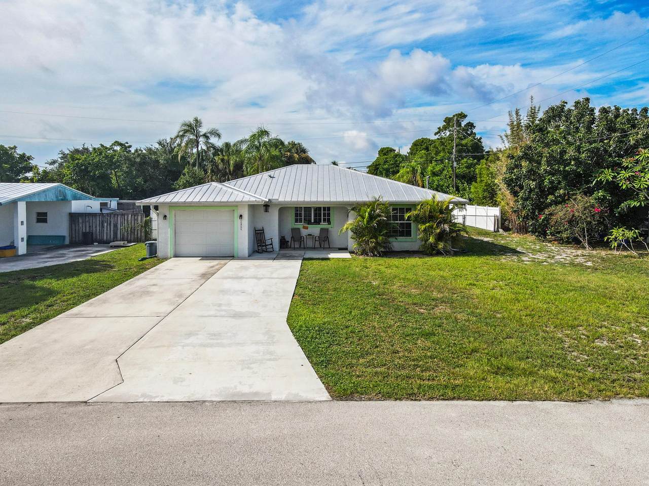 2466 Letitia Street - Photo 1
