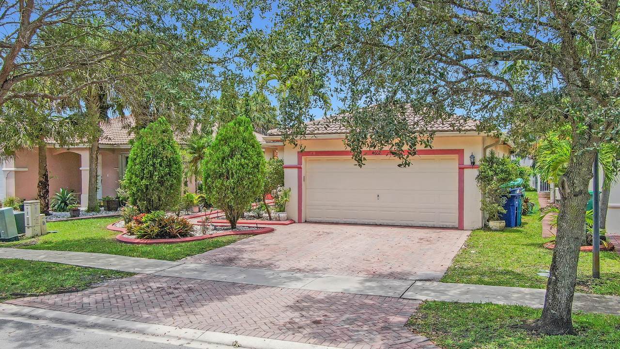 4602 124th Terrace - Photo 1