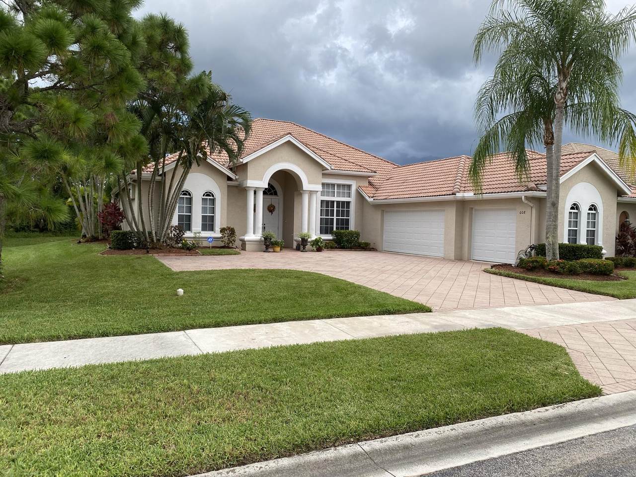 608 Romora Bay - Photo 1