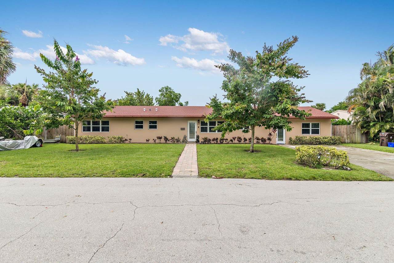 222 Pilgrim Road - Photo 1