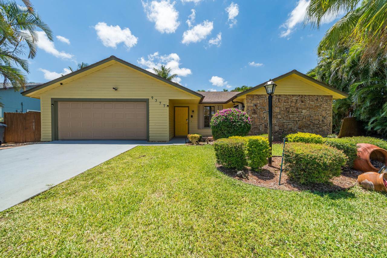 9377 Longmeadow Circle - Photo 1