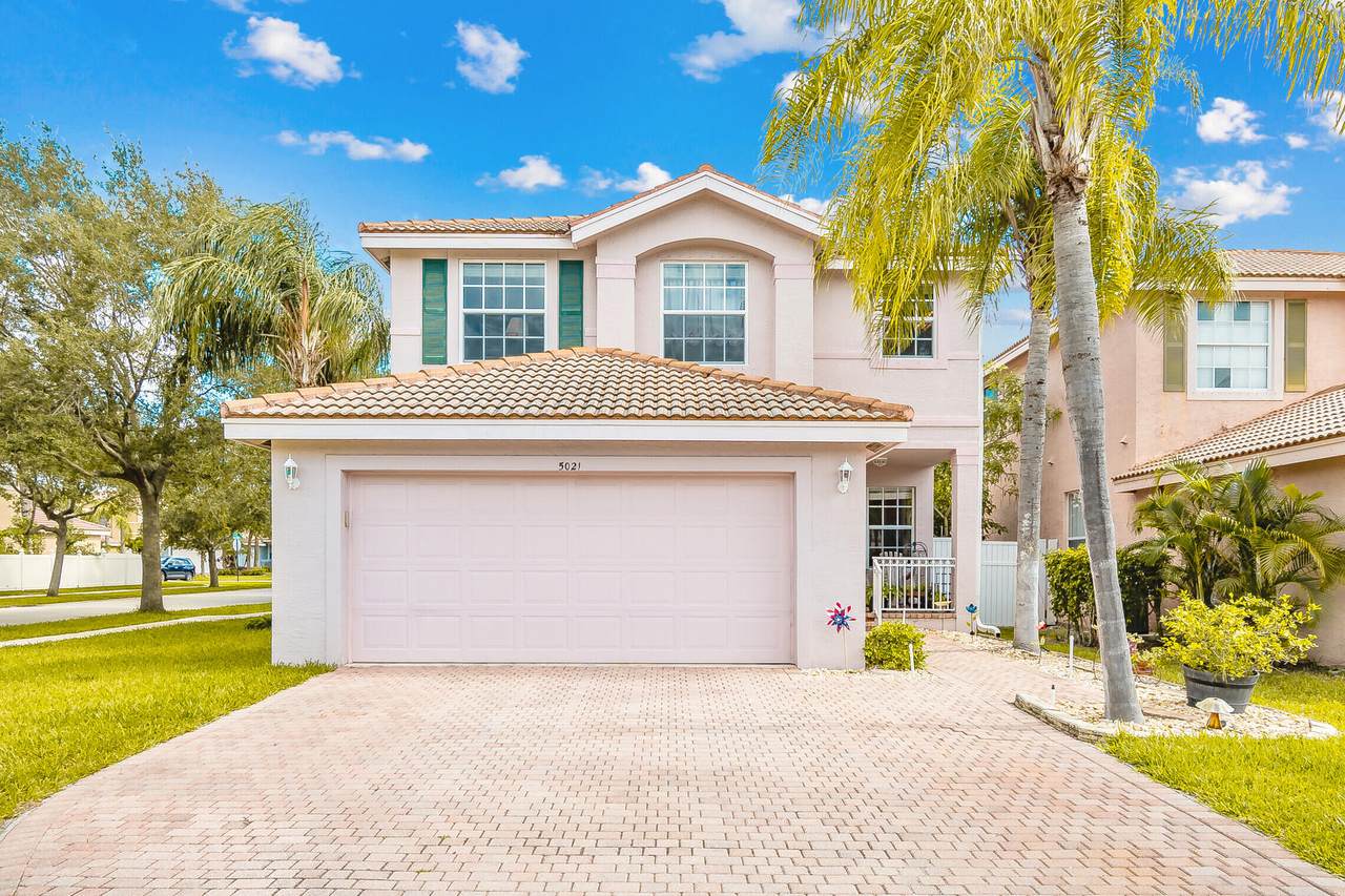 5021 Northern Lights Drive - Photo 1