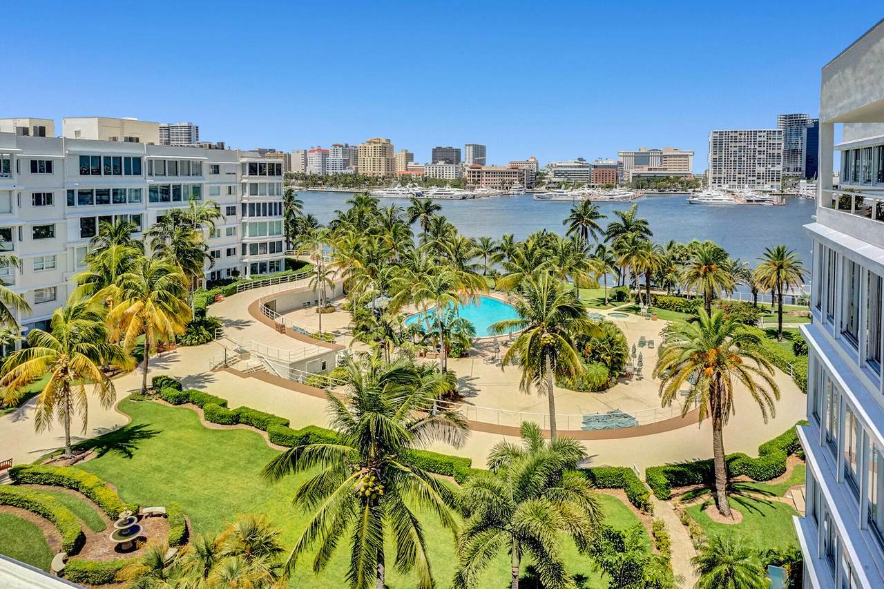 44 Cocoanut Row - Photo 1