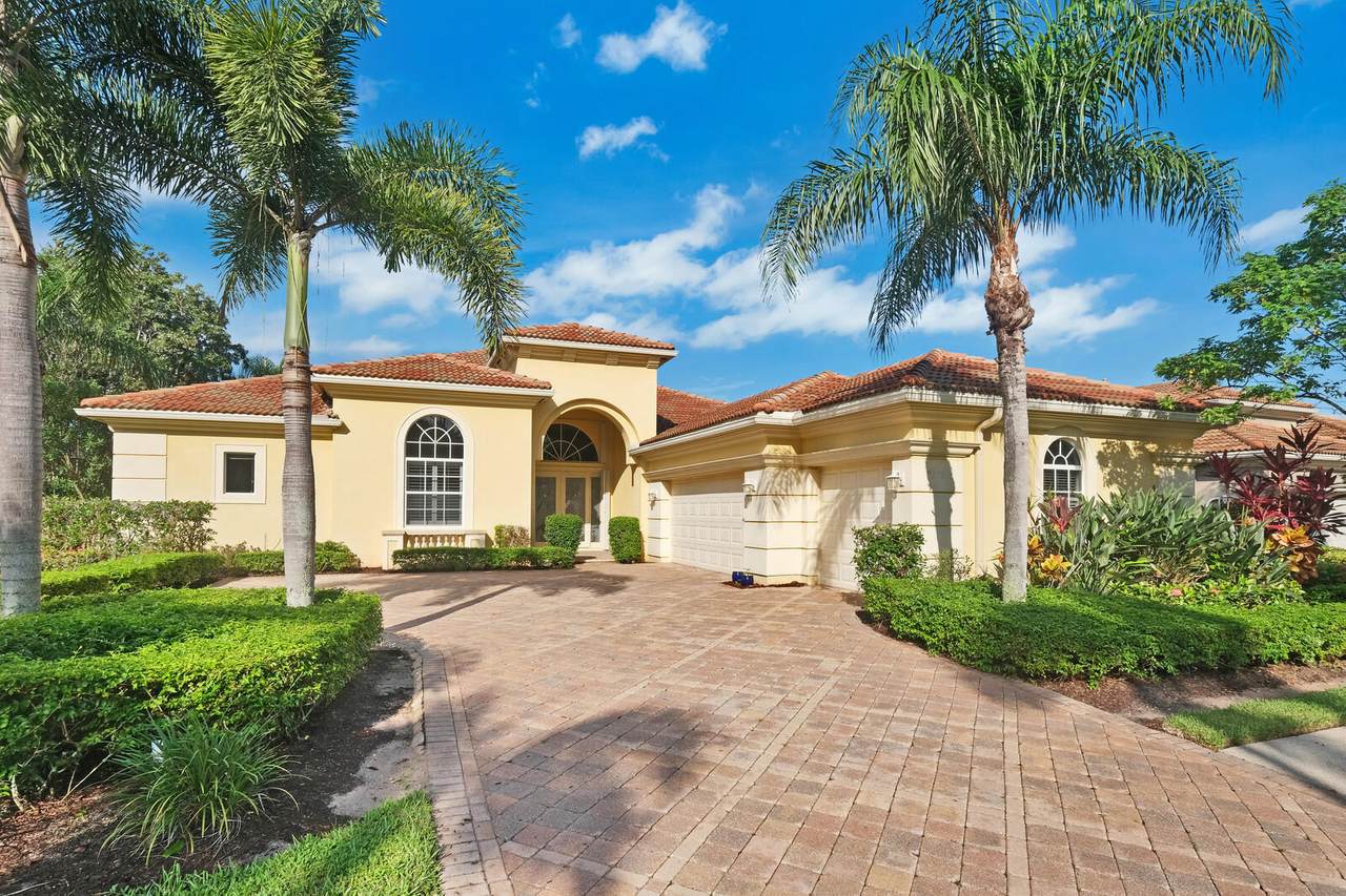 9008 Lakes Boulevard - Photo 1