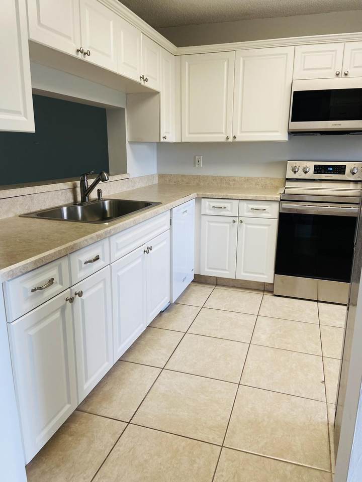 4725 Lucerne Lakes Boulevard - Photo 1